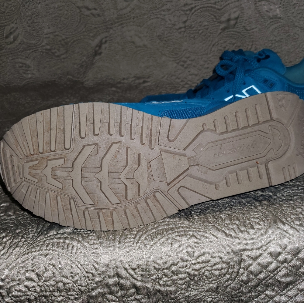 New Balance - Picture 3 of 4